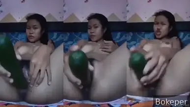 ABG Indo Sange Berat, Timun Gede Masuk Memek Sampe Becek